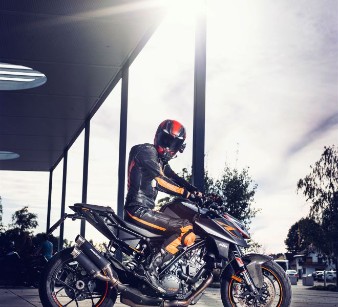 Ziegler-Digital Referenz - Motorrad Bild-Kreation für Instagram Influencer LifeOn2Wheels mit KTM 1290 Super Duke