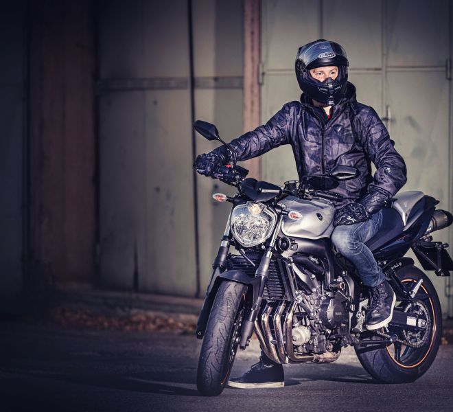 Ziegler-Digital Referenz - Motorrad Bild-Kreation - Alexander Ziegler mit Yamaha FZ6 S2
